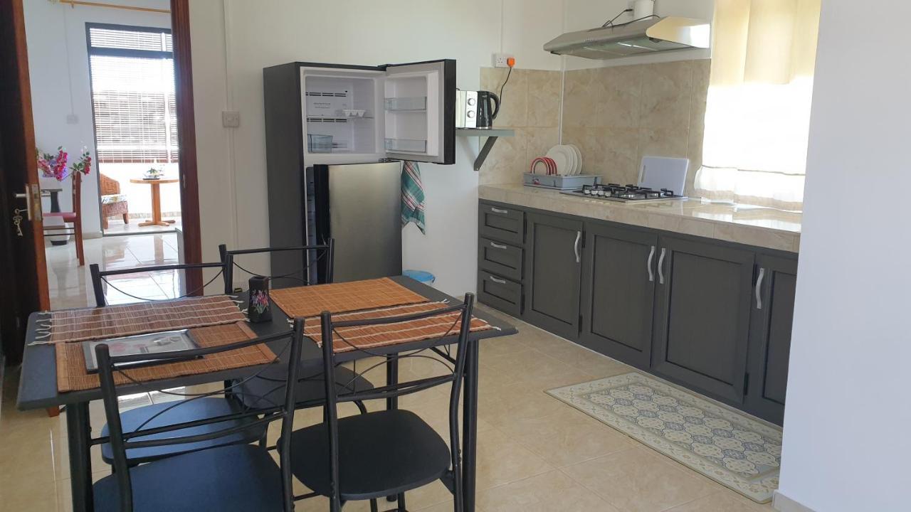 Chez Johnny Apartment กรองด์เบย์ ภายนอก รูปภาพ